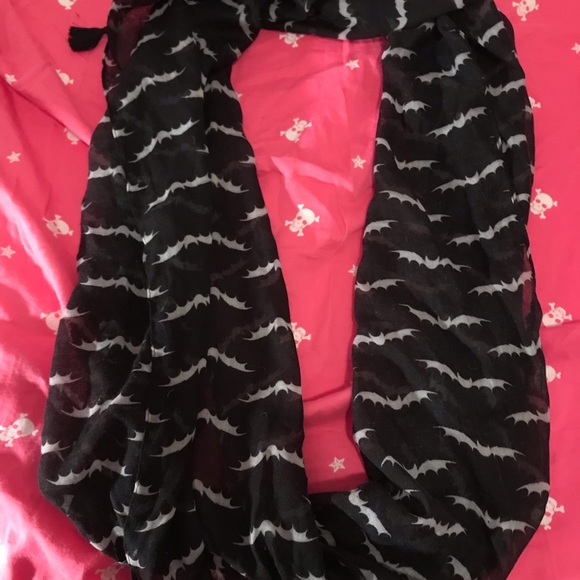Accessories - Infinity Bat Scarf